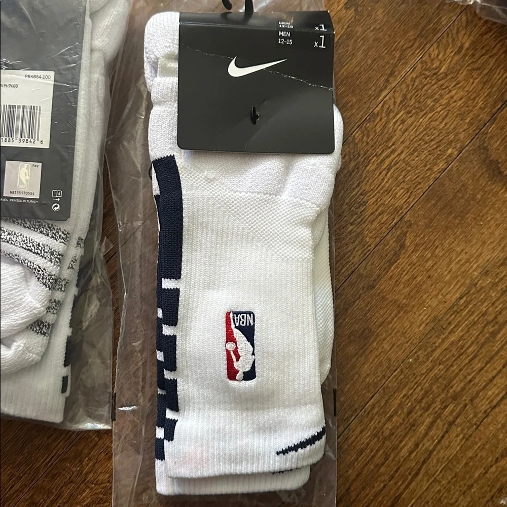 NIKE Mens NBA sock bundle - 3 pair White wNavy X-Large Mens 12-15 - BRAND NEW